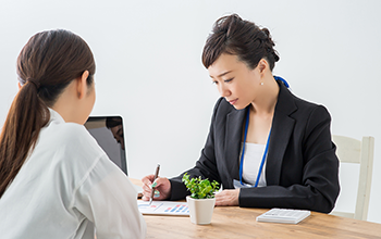 ノンバンク社員